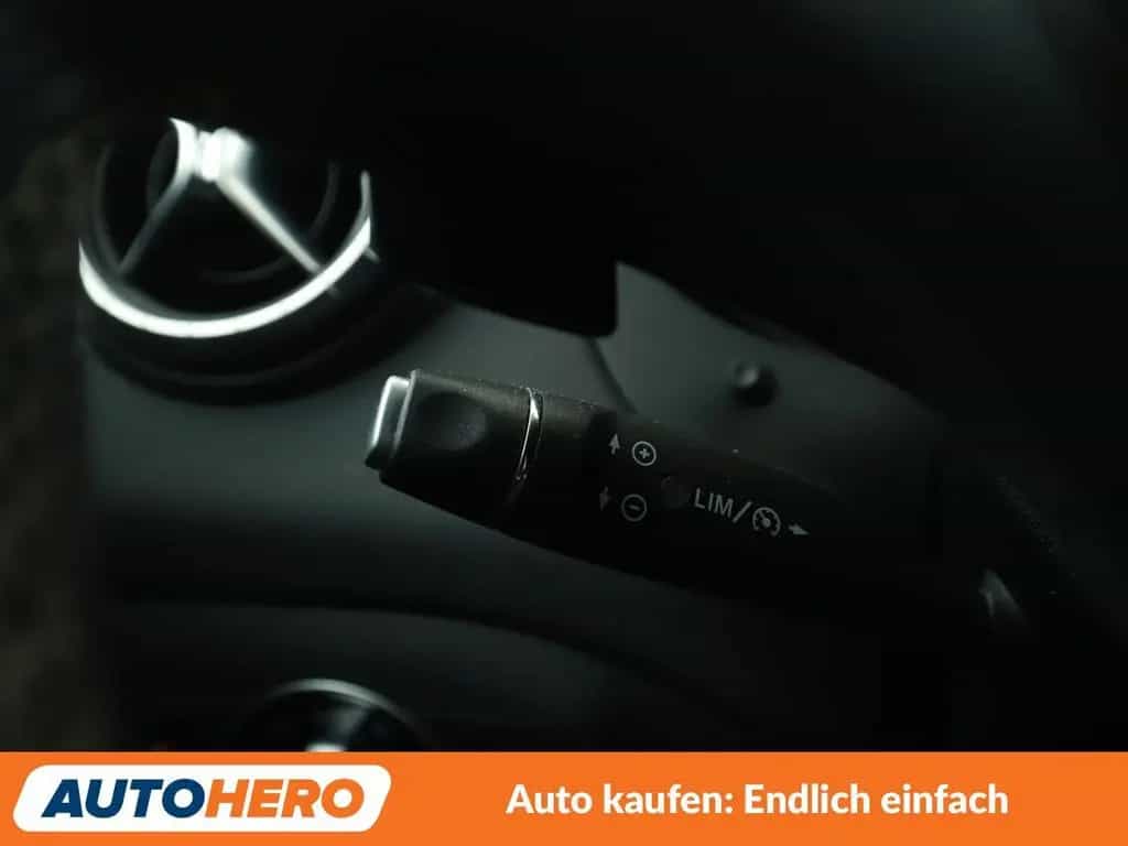 Mercedes-Benz CLA 180 Urban Aut.*NAVI*BI-XENON*TEMPO*PDC*SHZ* 04/2015-photo-26