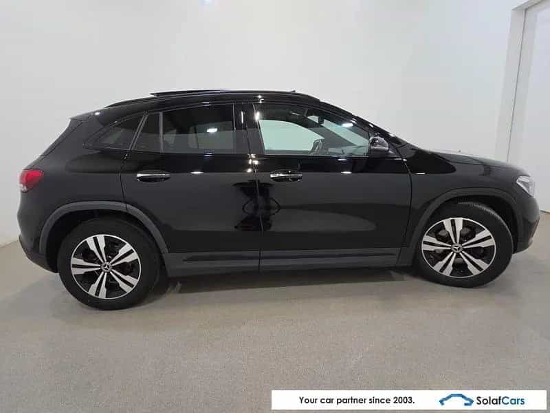 Mercedes-Benz GLA 200 d Aut. Pano LED-Multibeam Widescreen Am 05/2021-photo-4