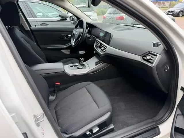 BMW 318 3 Touring 318 d Advantage 09/2021-photo-15