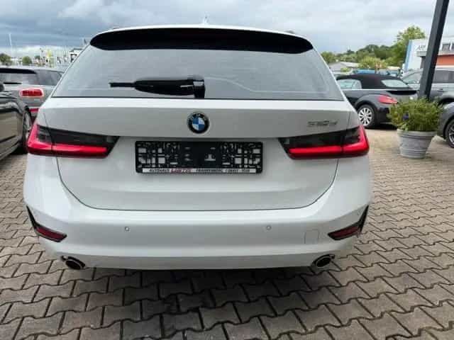 BMW 318 3 Touring 318 d Advantage 09/2021-photo-5