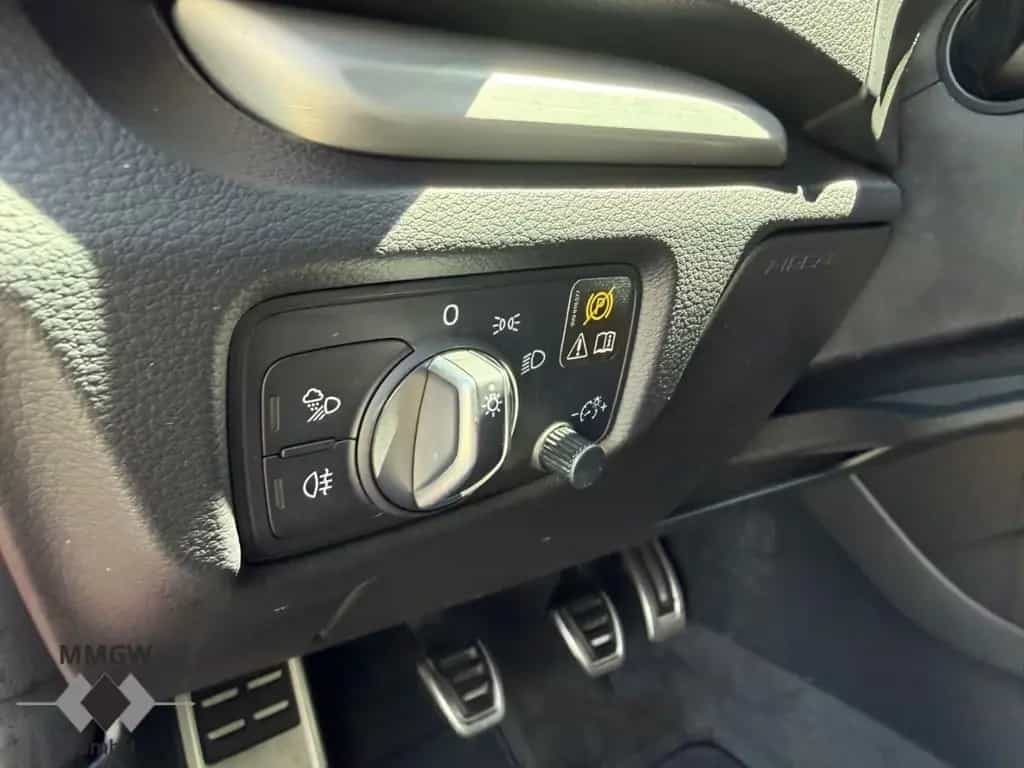 Audi A3 sport S-Line Sportpaket/Navi/Leder/Soundsyste 08/2018-photo-12
