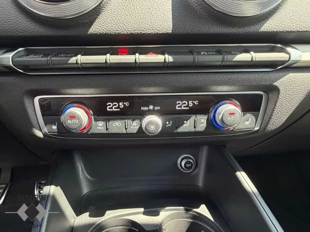 Audi A3 sport S-Line Sportpaket/Navi/Leder/Soundsyste 08/2018-photo-17