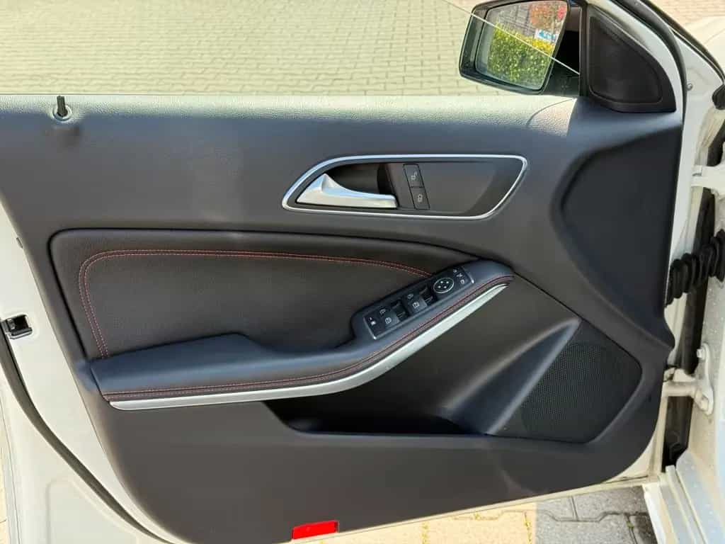Mercedes-Benz A 250 4Matic AMG Line* Panorama* Bi-Xenon* 01/2014-photo-14