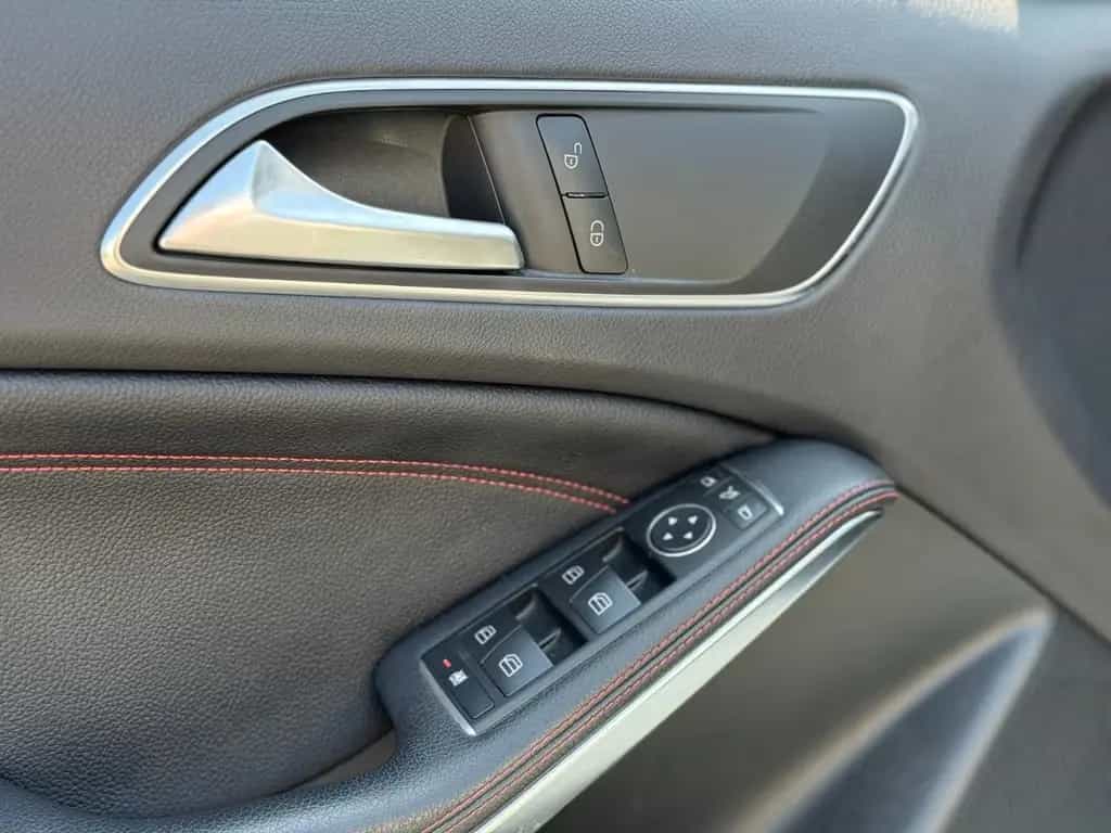 Mercedes-Benz A 250 4Matic AMG Line* Panorama* Bi-Xenon* 01/2014-photo-15