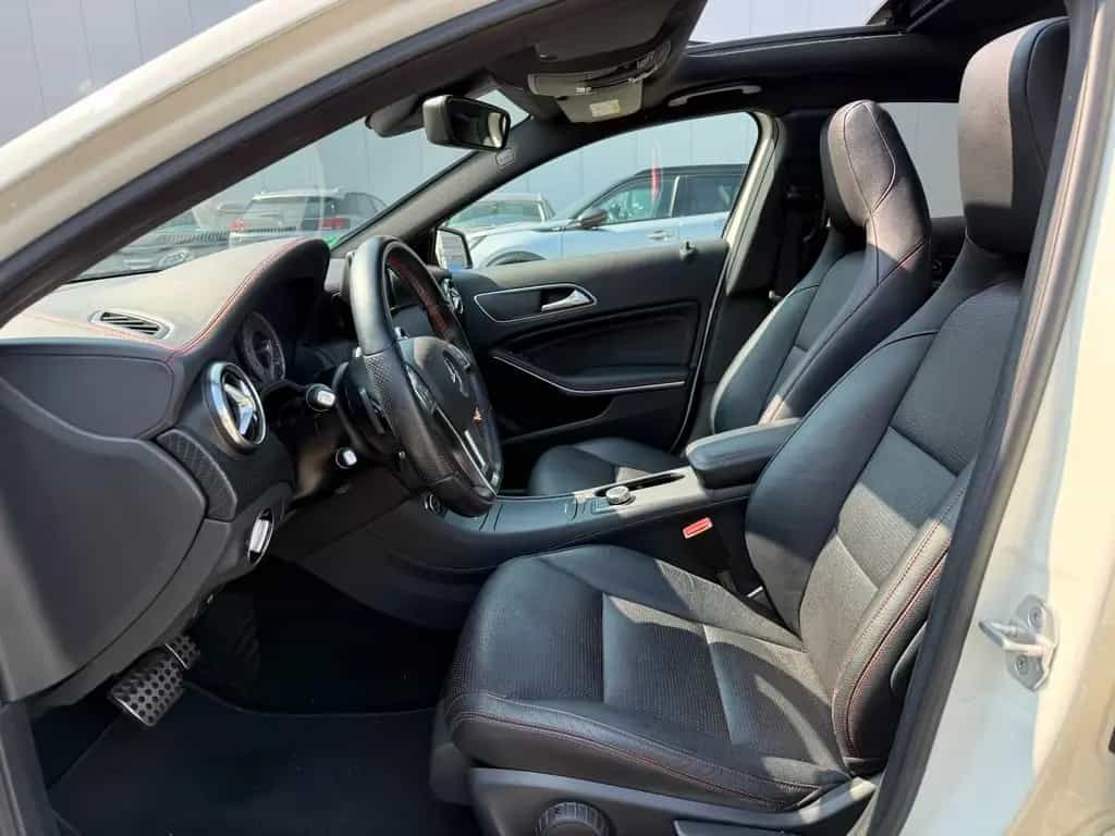 Mercedes-Benz A 250 4Matic AMG Line* Panorama* Bi-Xenon* 01/2014-photo-17