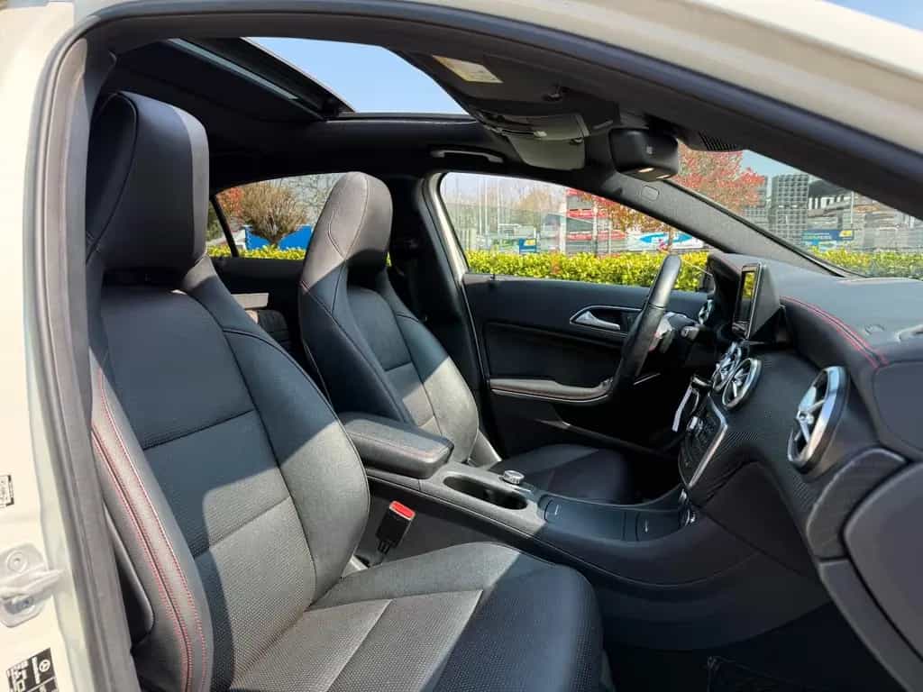 Mercedes-Benz A 250 4Matic AMG Line* Panorama* Bi-Xenon* 01/2014-photo-25