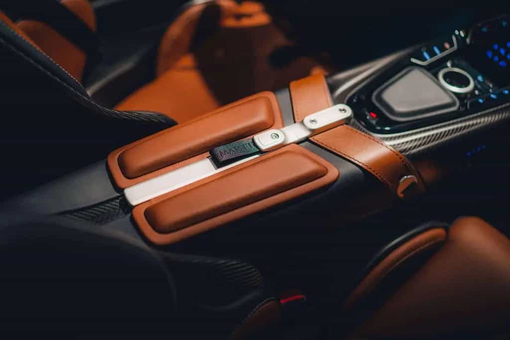 Aston Martin DB DBR22 / 1 OF 22 / DBR22 Green / Carbon 04/2024-photo-16