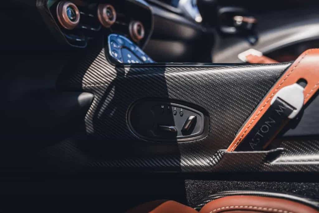 Aston Martin DB DBR22 / 1 OF 22 / DBR22 Green / Carbon 04/2024-photo-22