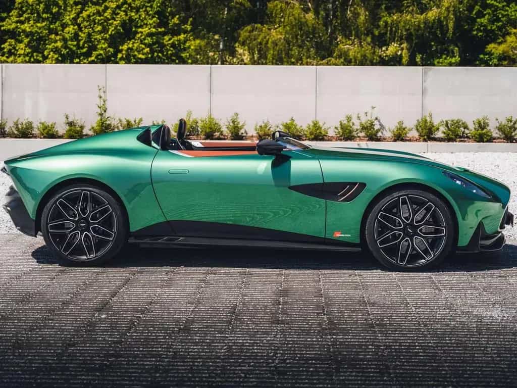 Aston Martin DB DBR22 / 1 OF 22 / DBR22 Green / Carbon 04/2024-photo-3
