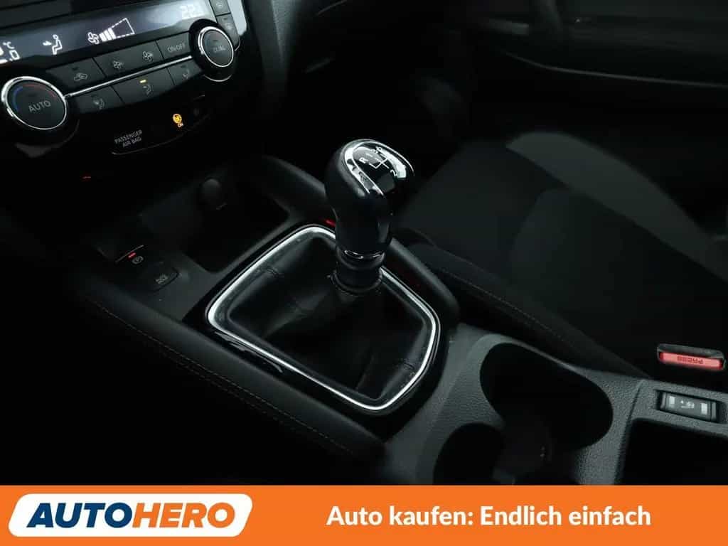 Nissan Qashqai 1.6 N-Connecta *NAVI*LED*TEMPO*360°*SHZ* 07/2018-photo-23