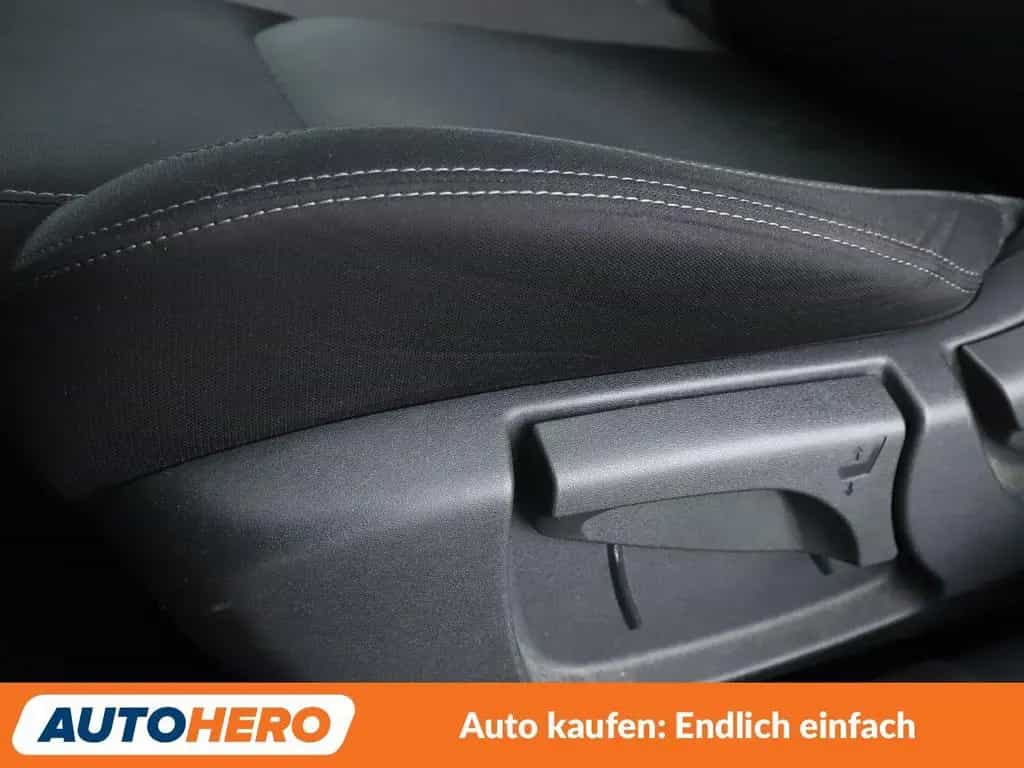 Nissan Qashqai 1.6 N-Connecta *NAVI*LED*TEMPO*360°*SHZ* 07/2018-photo-29
