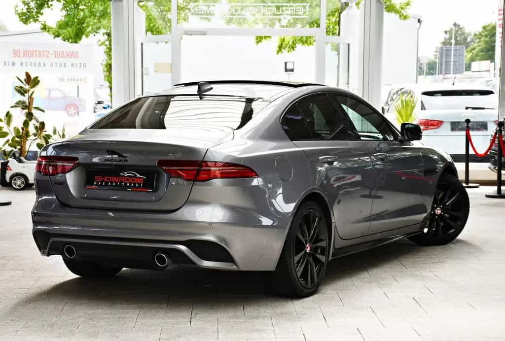 Jaguar XE R-Dynamic Black Pack Navi Led ACC 360°1.Hand 04/2022-photo-1