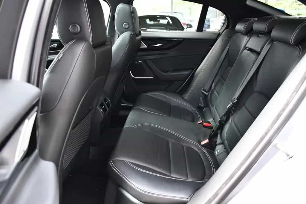 Jaguar XE R-Dynamic Black Pack Navi Led ACC 360°1.Hand 04/2022-photo-16