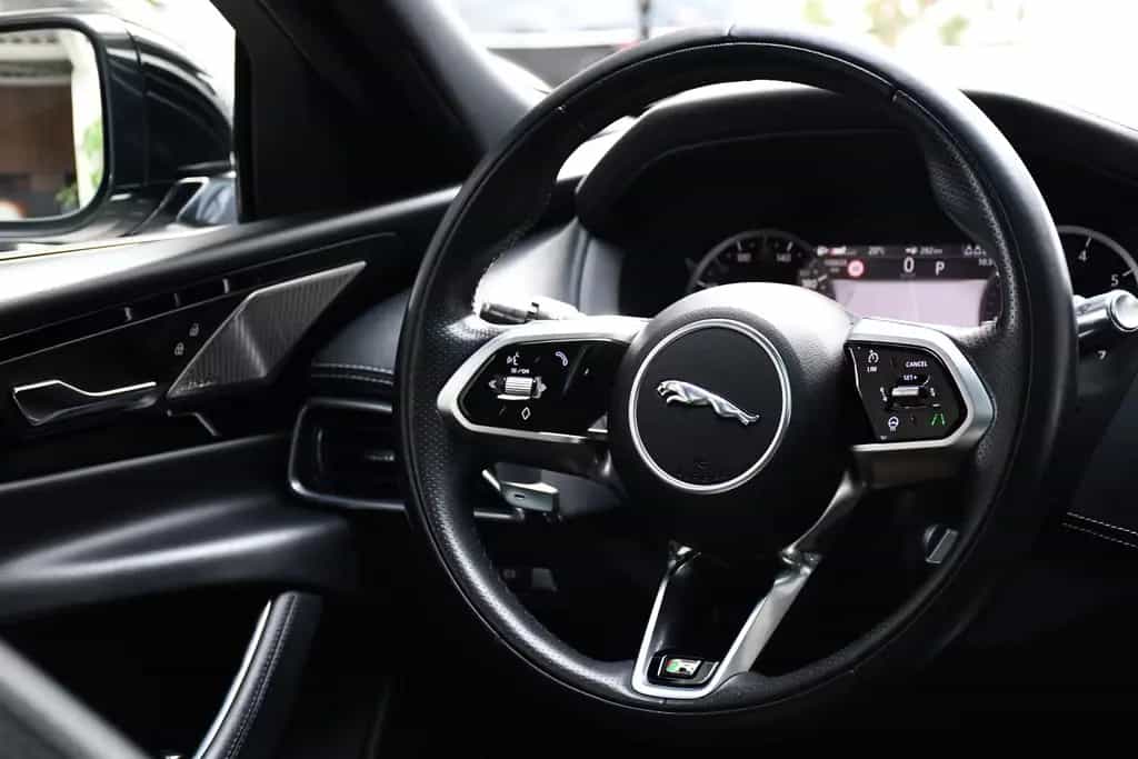 Jaguar XE R-Dynamic Black Pack Navi Led ACC 360°1.Hand 04/2022-photo-22