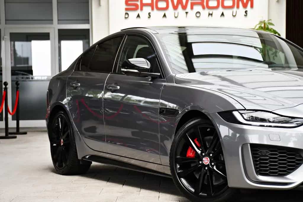 Jaguar XE R-Dynamic Black Pack Navi Led ACC 360°1.Hand 04/2022-photo-30