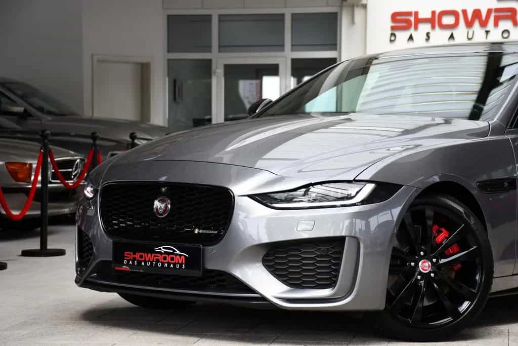 Jaguar XE R-Dynamic Black Pack Navi Led ACC 360°1.Hand 04/2022-photo-32
