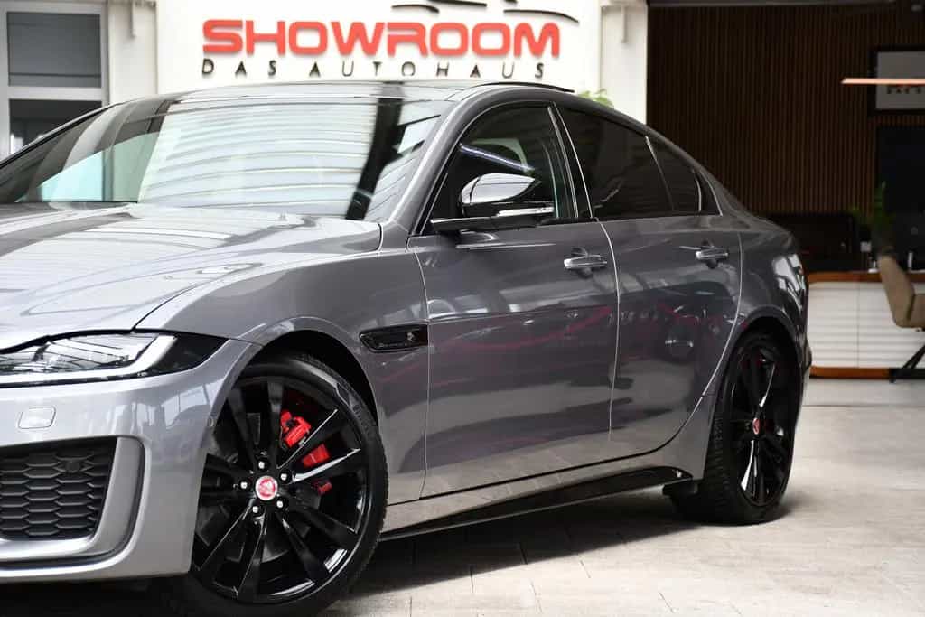 Jaguar XE R-Dynamic Black Pack Navi Led ACC 360°1.Hand 04/2022-photo-33