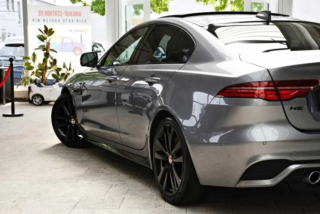 Jaguar XE R-Dynamic Black Pack Navi Led ACC 360°1.Hand 04/2022-photo-36
