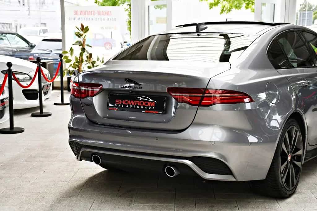 Jaguar XE R-Dynamic Black Pack Navi Led ACC 360°1.Hand 04/2022-photo-37