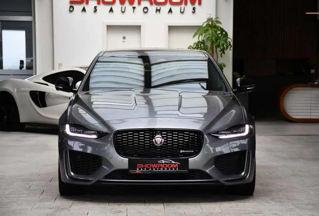 Jaguar XE R-Dynamic Black Pack Navi Led ACC 360°1.Hand 04/2022-photo-4