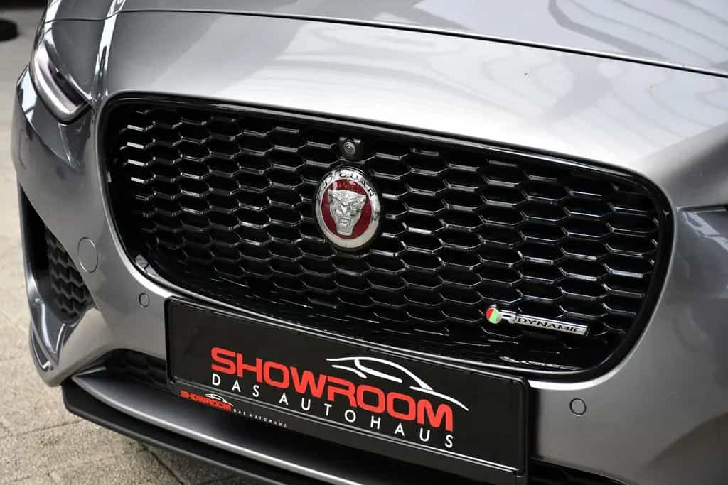 Jaguar XE R-Dynamic Black Pack Navi Led ACC 360°1.Hand 04/2022-photo-49