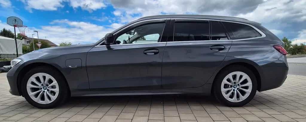 BMW 330 e Touring Advantage Automatic 09/2021-photo-1