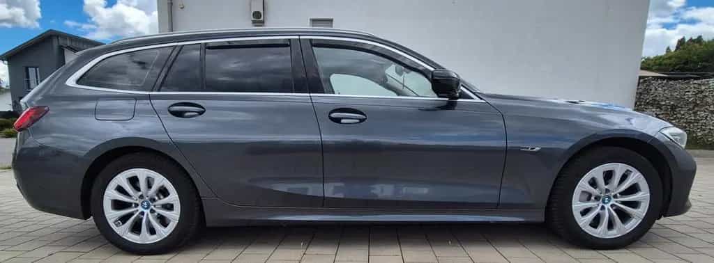 BMW 330 e Touring Advantage Automatic 09/2021-photo-3