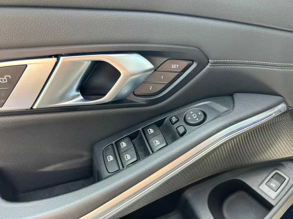 BMW 320 d Sportline AHK*LED*SHADOW*PANO*HUD*TEILLEDER 09/2020-photo-12