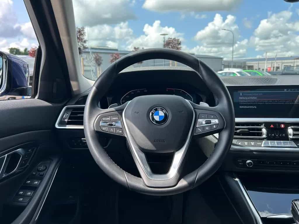 BMW 320 d Sportline AHK*LED*SHADOW*PANO*HUD*TEILLEDER 09/2020-photo-15