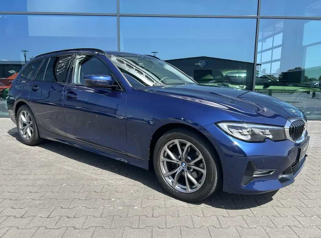 BMW 320 d Sportline AHK*LED*SHADOW*PANO*HUD*TEILLEDER 09/2020-photo-2