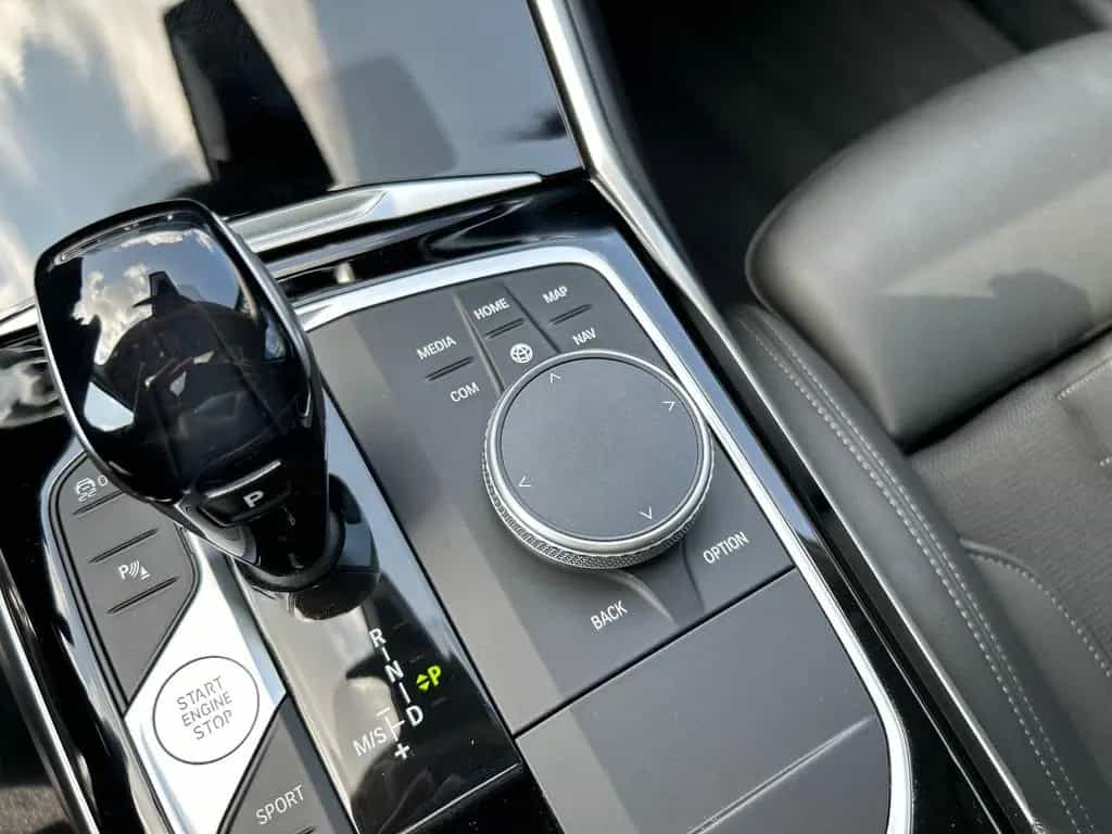 BMW 320 d Sportline AHK*LED*SHADOW*PANO*HUD*TEILLEDER 09/2020-photo-24