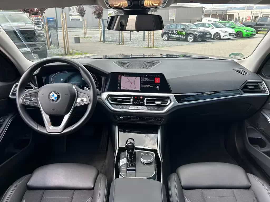 BMW 320 d Sportline AHK*LED*SHADOW*PANO*HUD*TEILLEDER 09/2020-photo-25