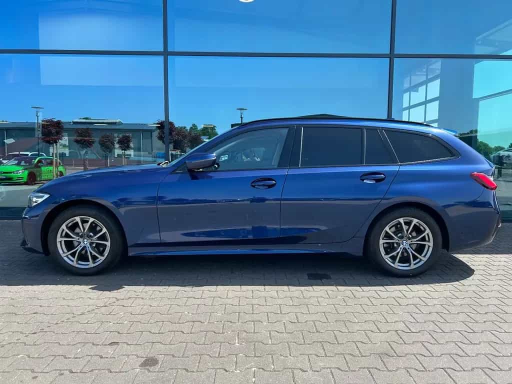 BMW 320 d Sportline AHK*LED*SHADOW*PANO*HUD*TEILLEDER 09/2020-photo-4