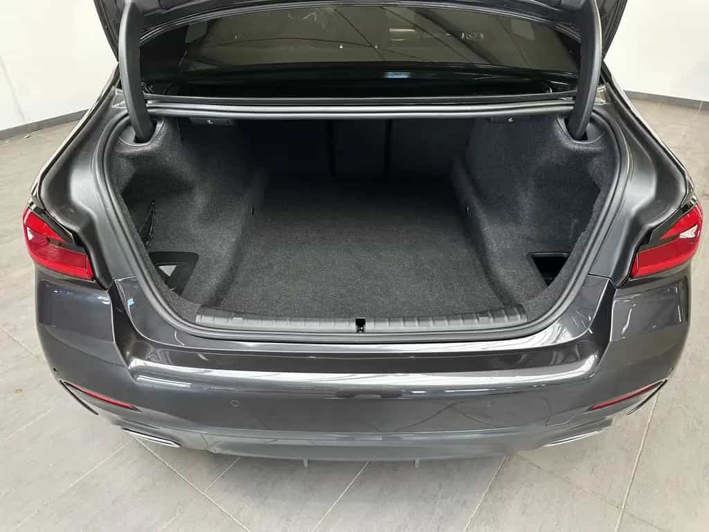 BMW 520 d M-Sport NAV+LED+ACC+SHZ+VCOCK+LEDER+KEYLESS 03/2023-photo-5