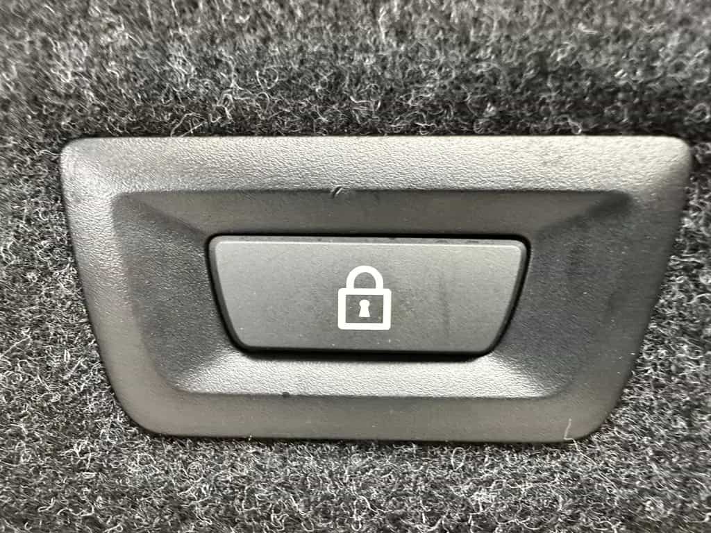 BMW 520 d M-Sport NAV+LED+ACC+SHZ+VCOCK+LEDER+KEYLESS 03/2023-photo-6