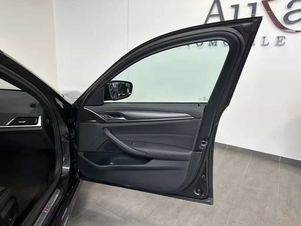 BMW 520 d M-Sport NAV+LED+ACC+SHZ+VCOCK+LEDER+KEYLESS 03/2023-photo-8
