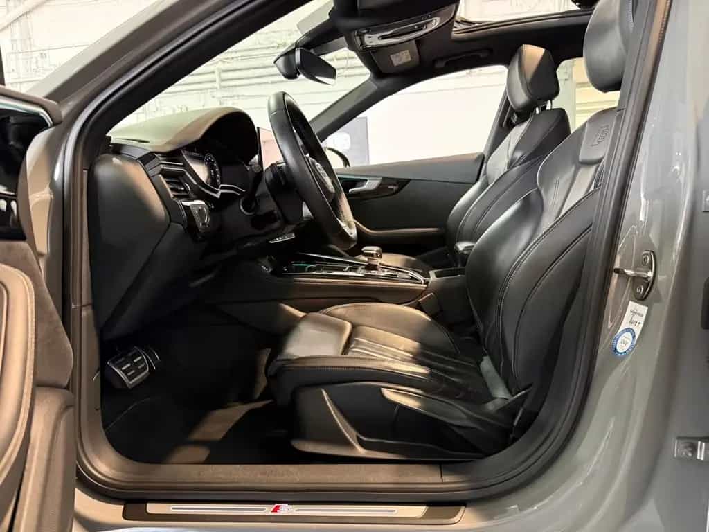 Audi A4 Avant 40 TDI quattro S line 10/2022-photo-17