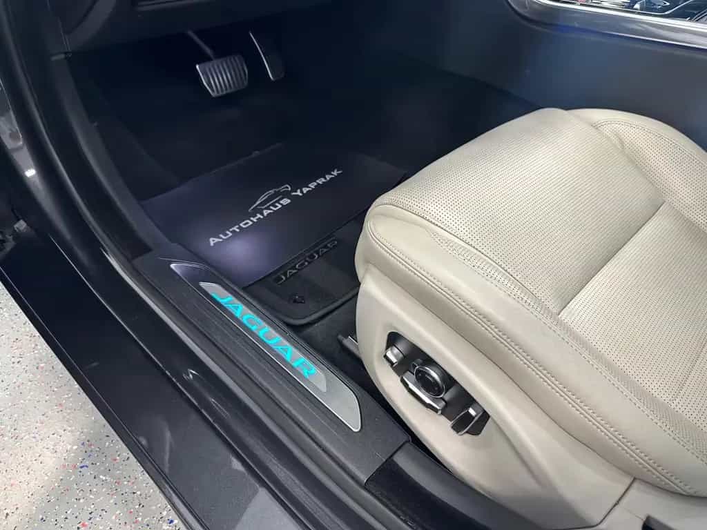 Jaguar XE R-Dynamic HSE|360°|Meridian|18-Wege|DAB+|19" 06/2019-photo-17
