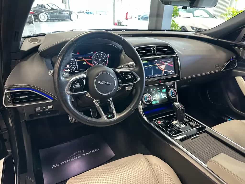 Jaguar XE R-Dynamic HSE|360°|Meridian|18-Wege|DAB+|19" 06/2019-photo-18