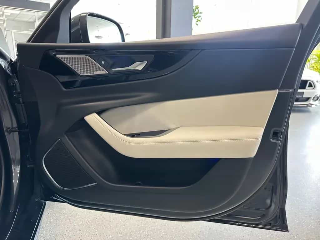 Jaguar XE R-Dynamic HSE|360°|Meridian|18-Wege|DAB+|19" 06/2019-photo-32