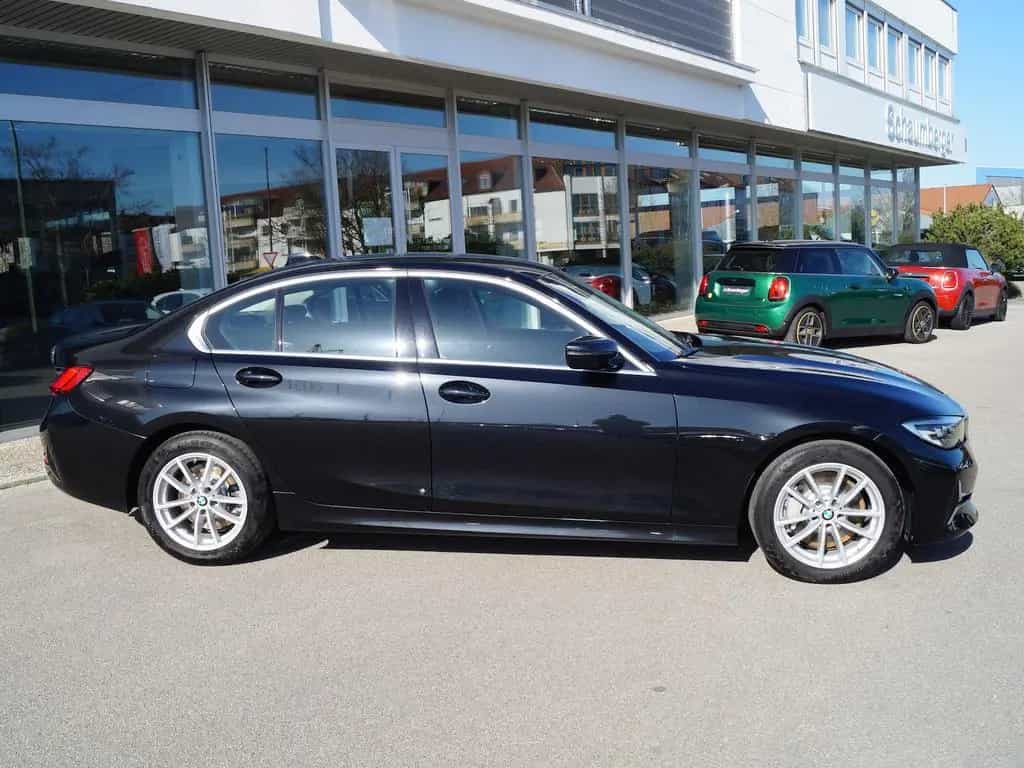 BMW 330 d Aut. Lim. G20 * Navi * LED * AHK * 1.Hd * 08/2019-photo-1