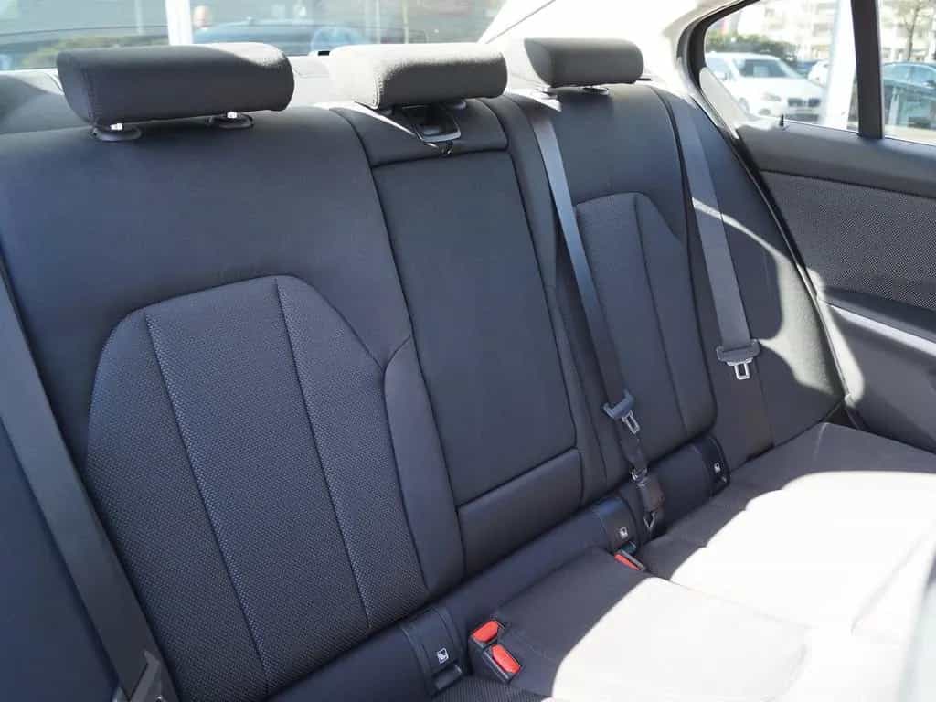 BMW 330 d Aut. Lim. G20 * Navi * LED * AHK * 1.Hd * 08/2019-photo-11