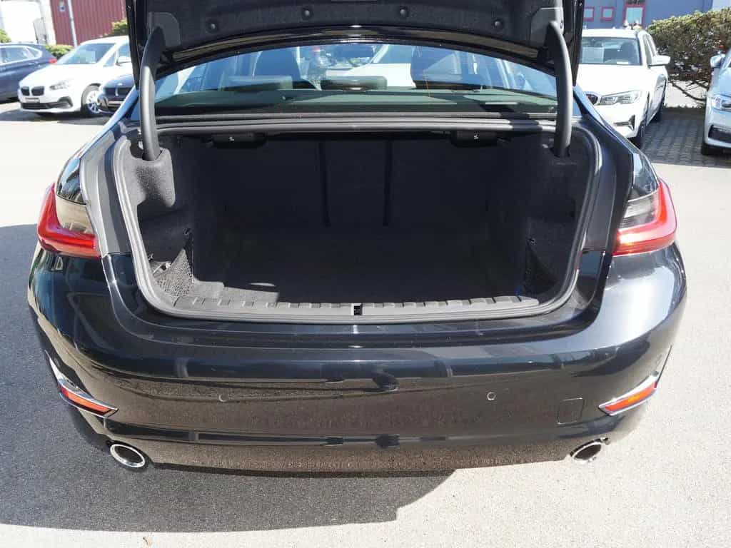 BMW 330 d Aut. Lim. G20 * Navi * LED * AHK * 1.Hd * 08/2019-photo-15