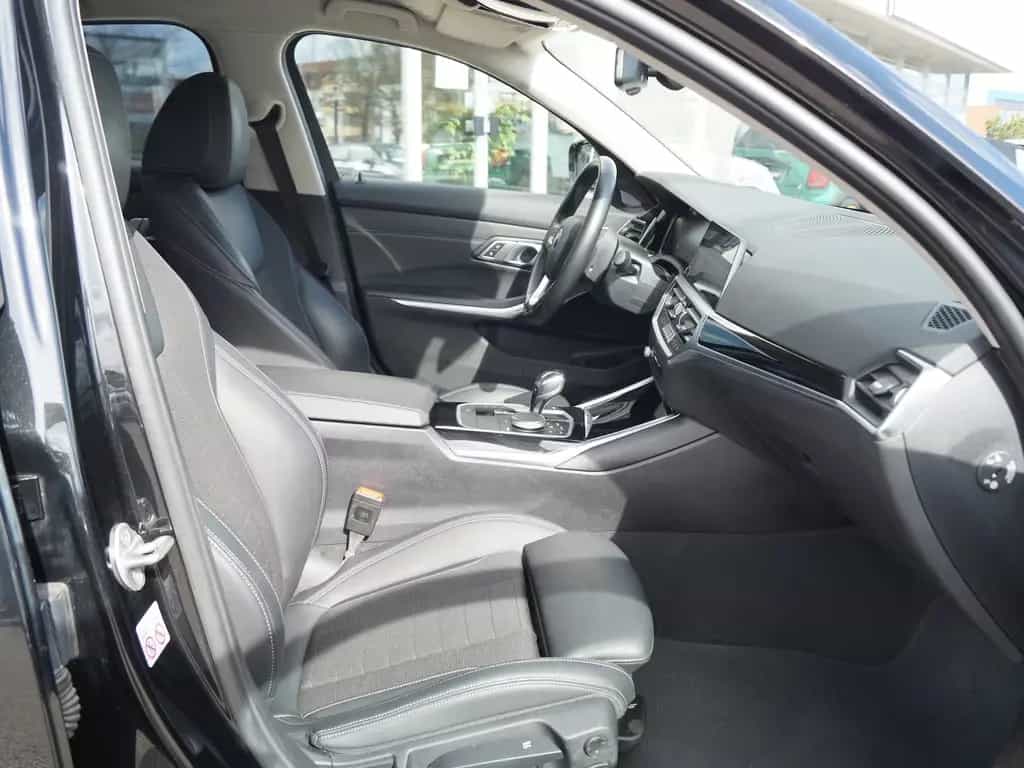 BMW 330 i A Lim. Sport Line *Navi * LED * ACC * AHK 03/2021-photo-7