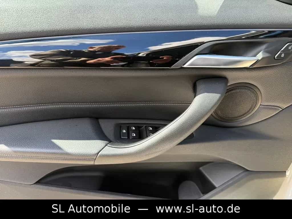 BMW X1 xDrive 18 d xLine Navi LED 04/2016-photo-5