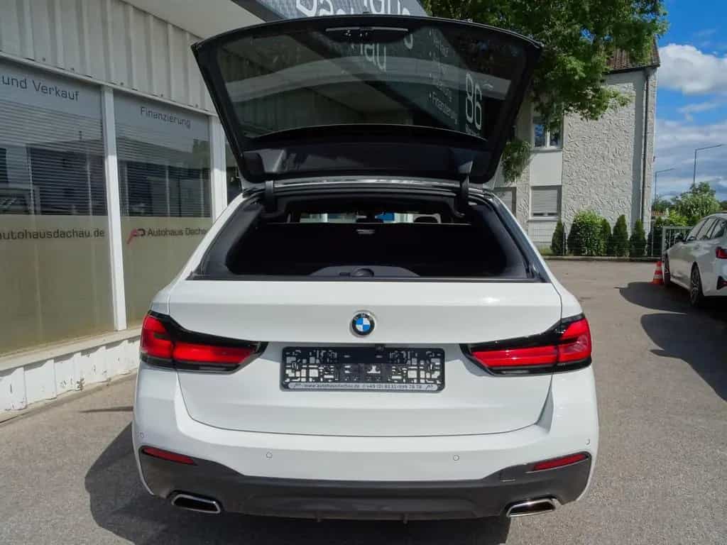 BMW 520 d xDrive Touring SAG M Sportpaket Navi Laser 06/2022-photo-4