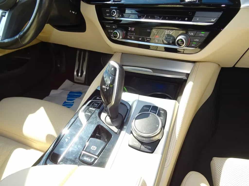 BMW 520 d xDrive Touring SAG M Sportpaket Navi Laser 06/2022-photo-8