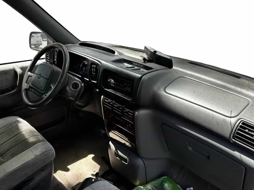 Chrysler Voyager 3.3 Ltr. V6 02/1996-photo-11
