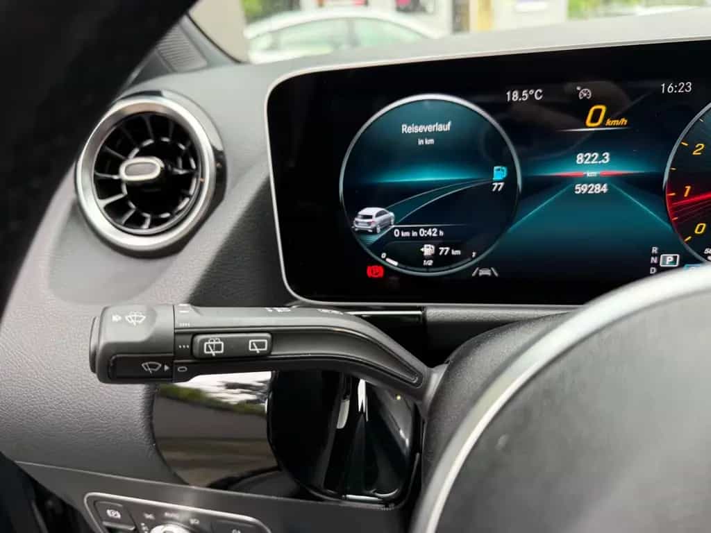 Mercedes-Benz B 180 Automatik Widescr. Navi LED MBUX 12/2019-photo-29