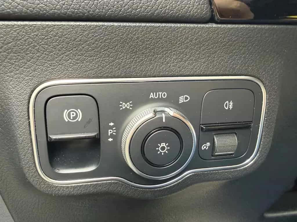 Mercedes-Benz B 180 Automatik Widescr. Navi LED MBUX 12/2019-photo-37